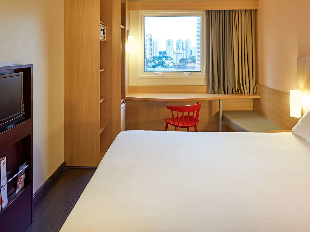 Quarto Duplo Standard