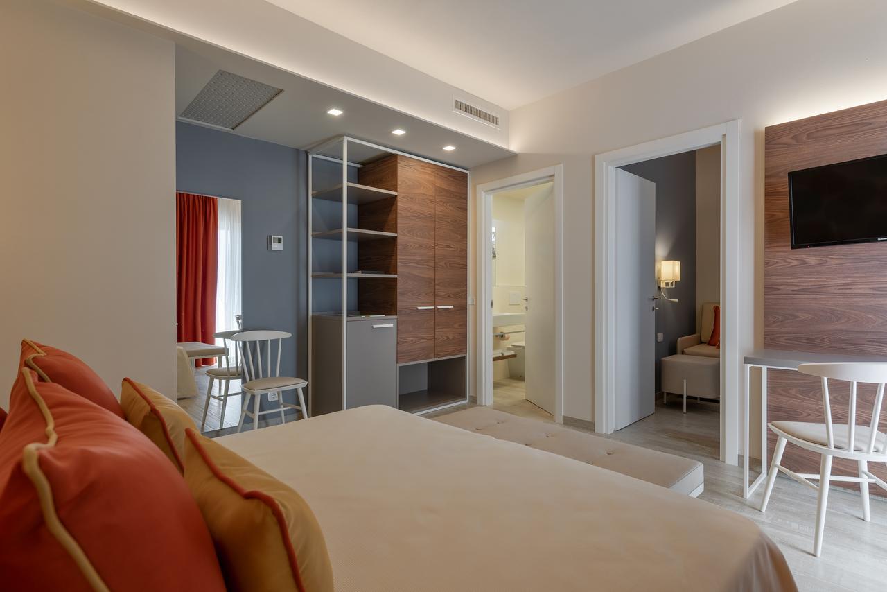 Comfort Quadruple Room,665647938:JPEG