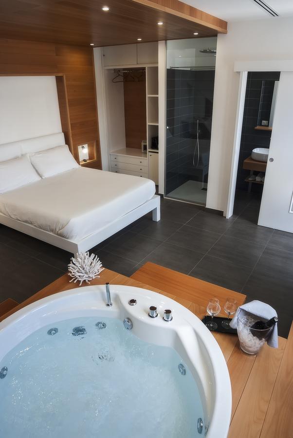 King Room Spa Bath