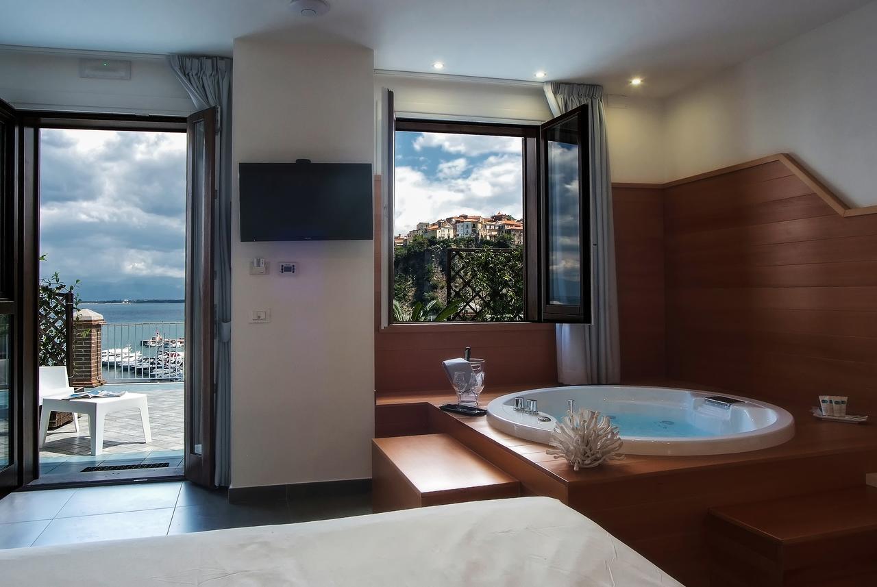 King Room Spa Bath