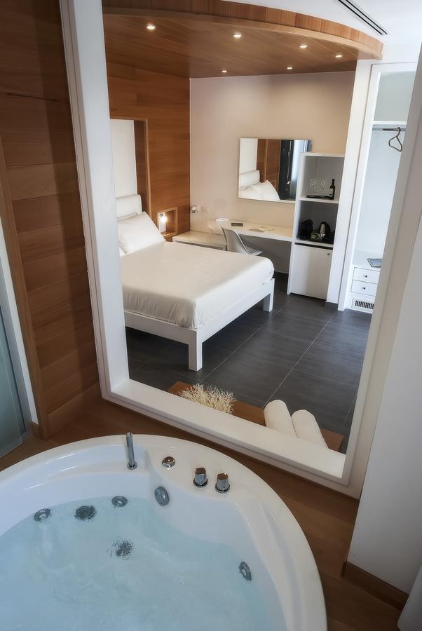 King Room Spa Bath