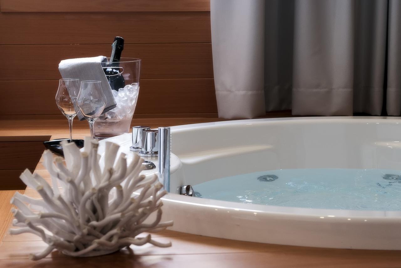 King Room Spa Bath