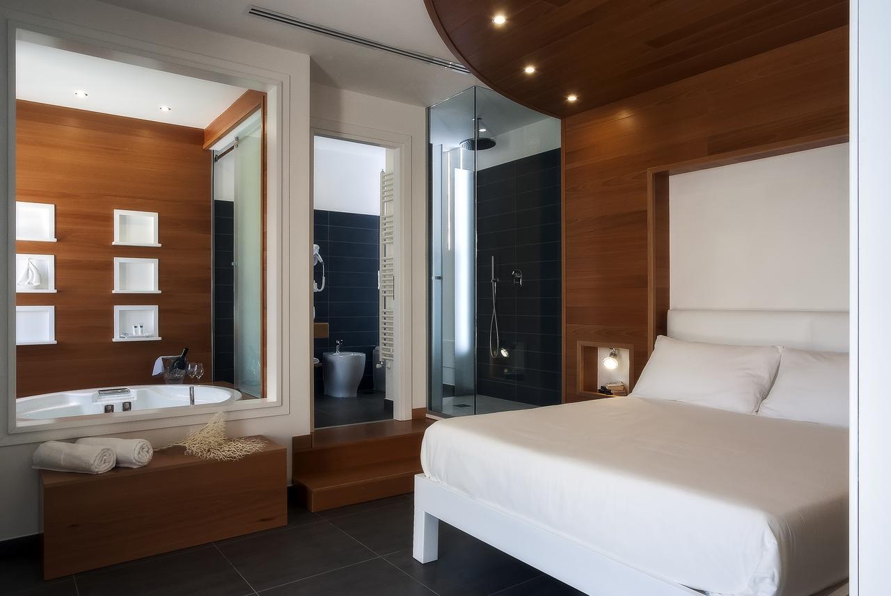 King Room Spa Bath