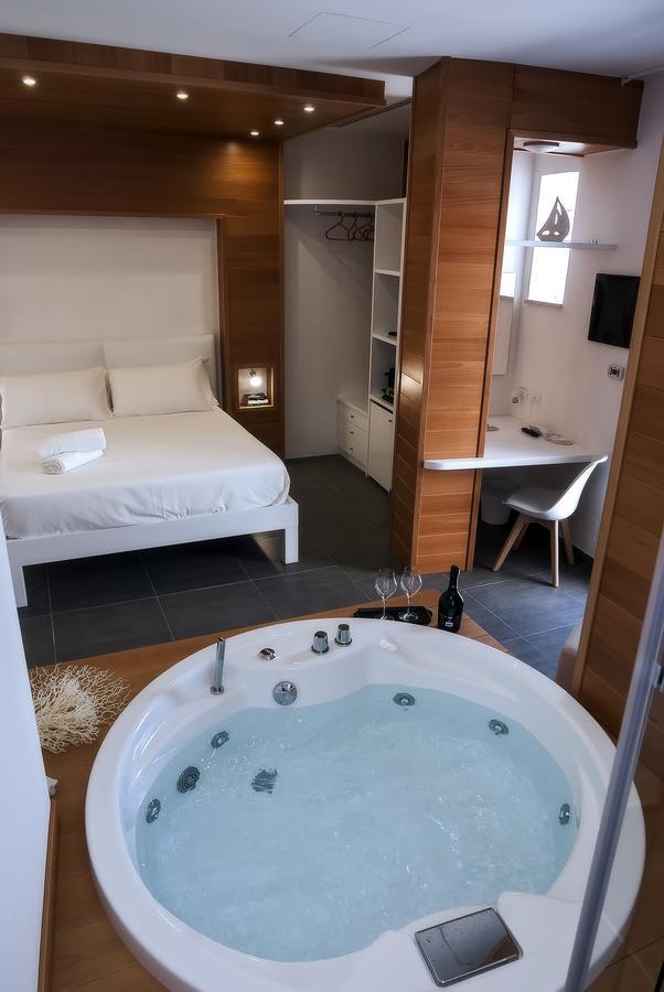 King Room Spa Bath