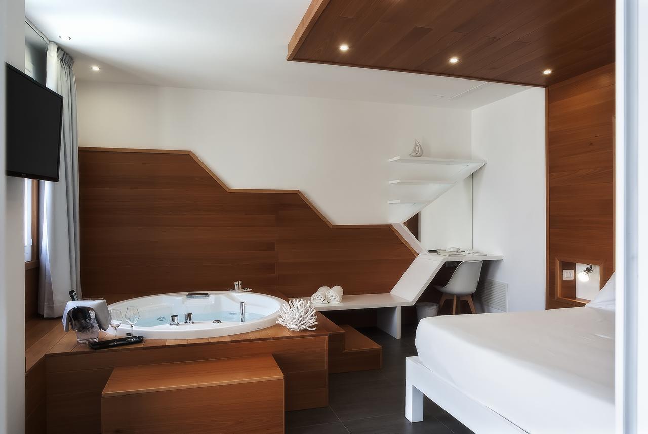 King Room Spa Bath