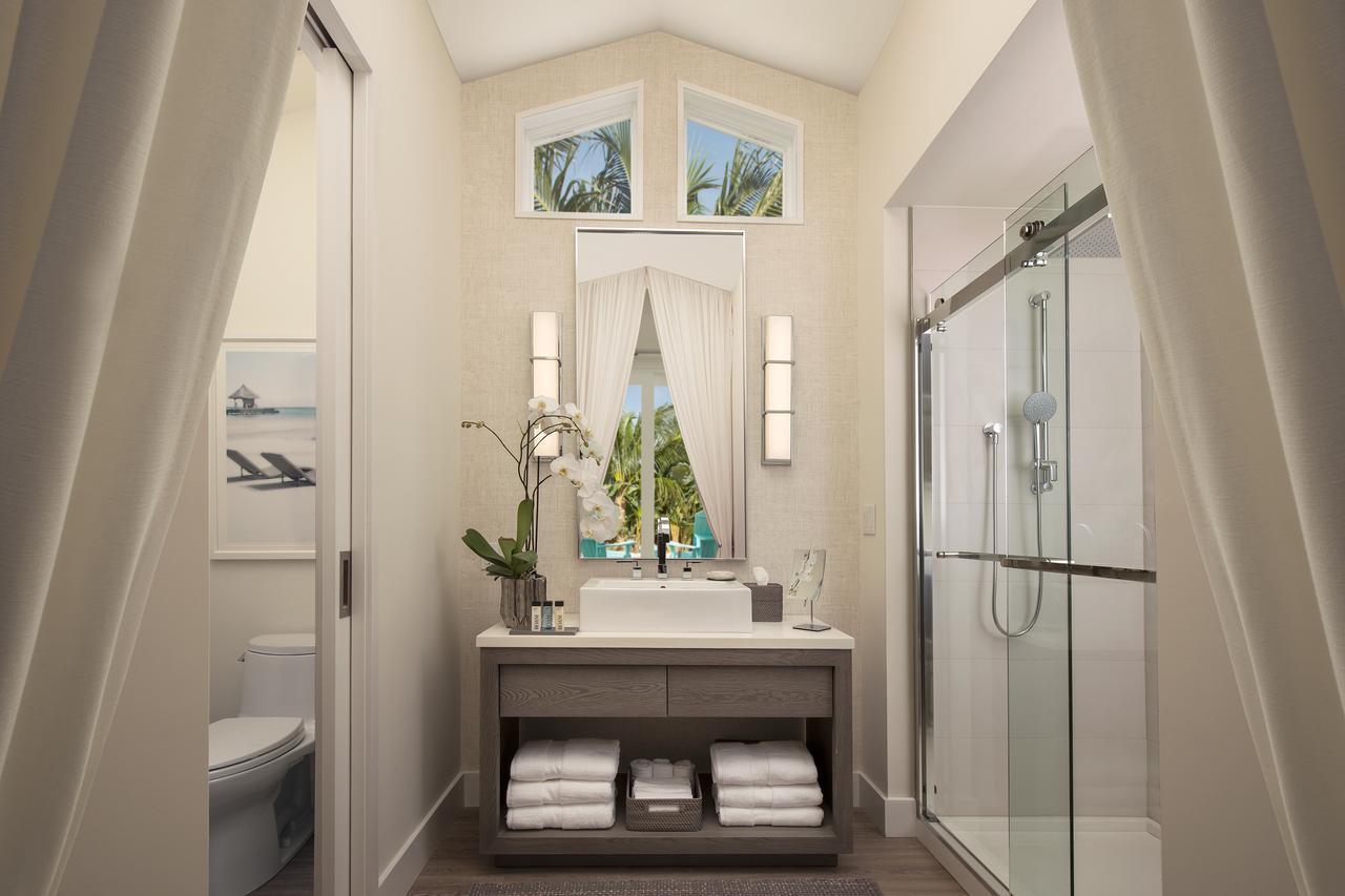 Bungalow - Water Front,668645709:JPEG