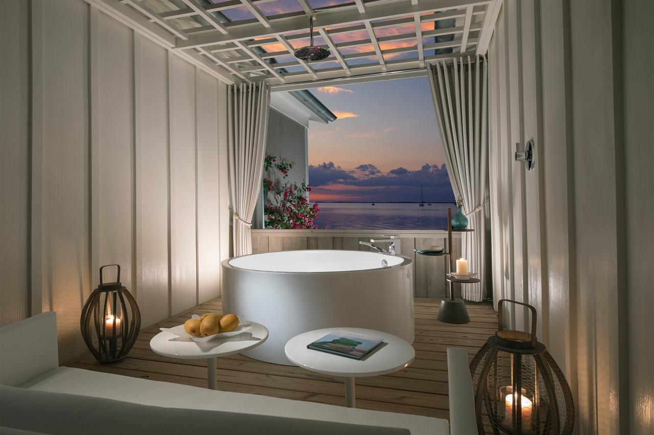 Bungalow Water Front
