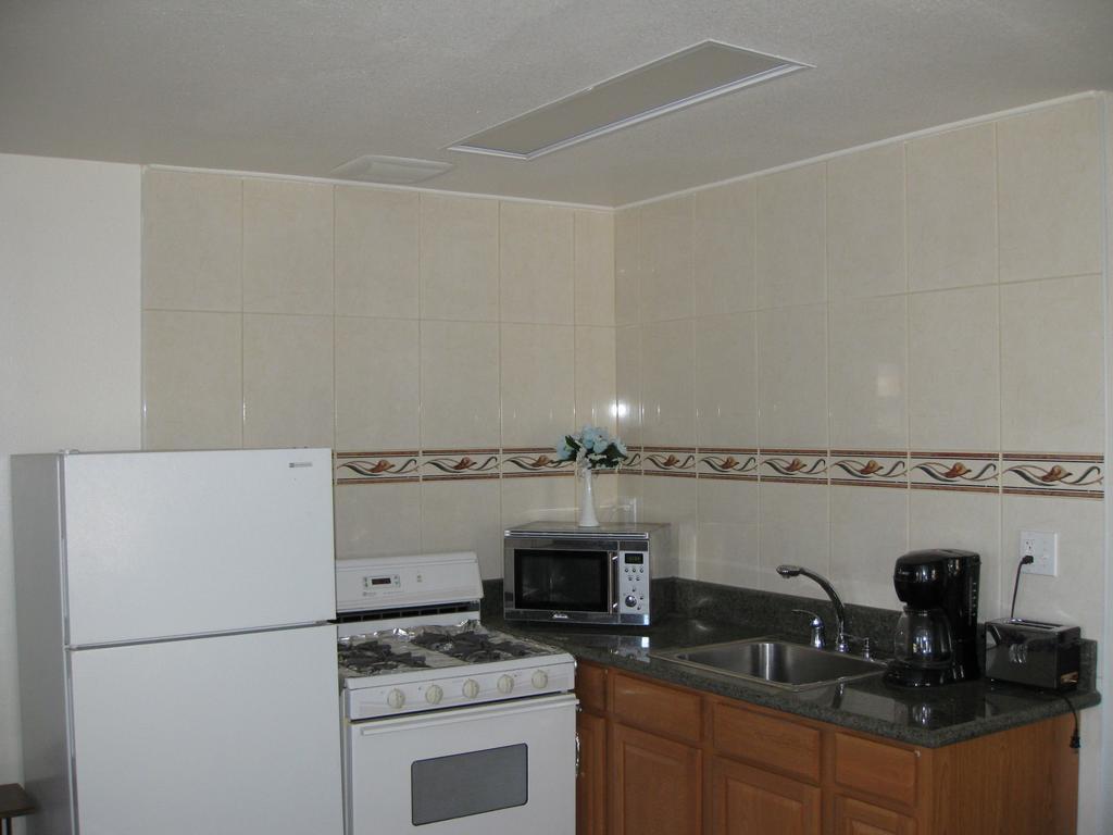 Suite with Spa Bath and Full Kitchen