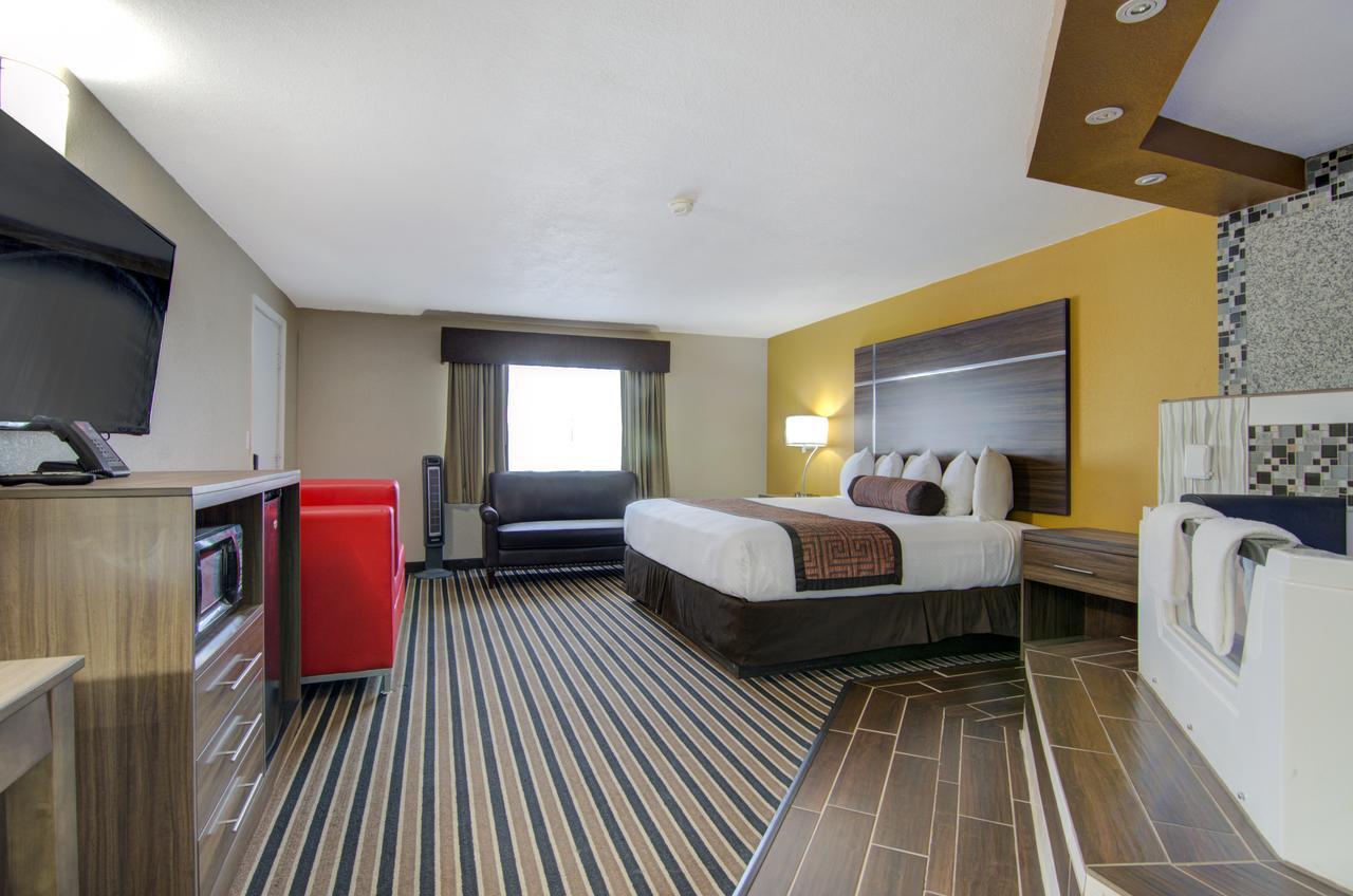 Deluxe King Suite