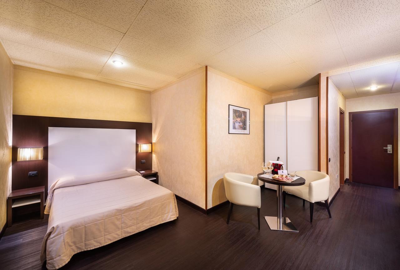 Standard Double Room,780295098:JPEG