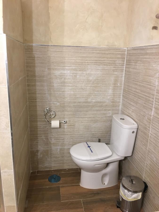 Family Room Private Bathroom