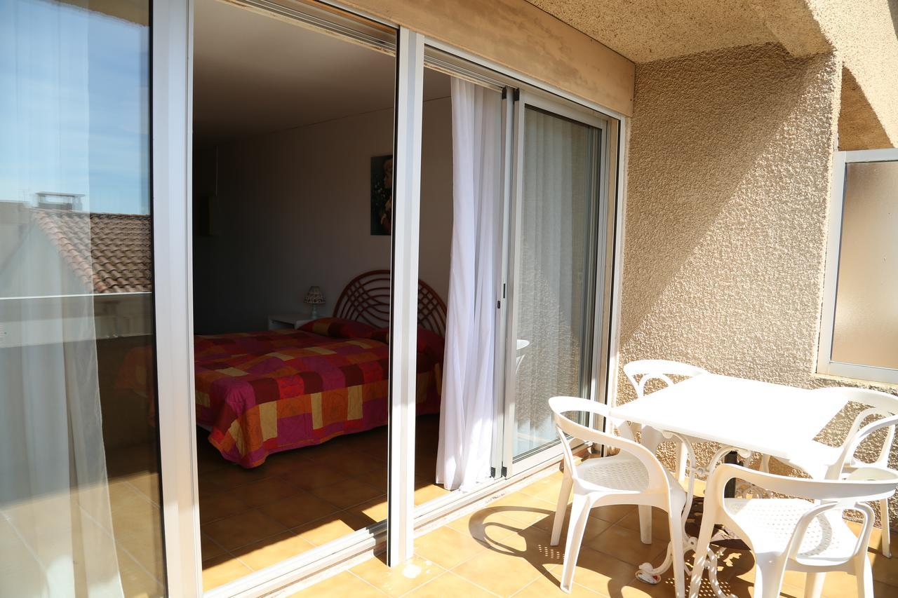 Studio Balcony