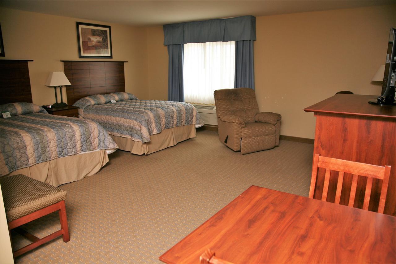 Deluxe Suite Two Queen Beds