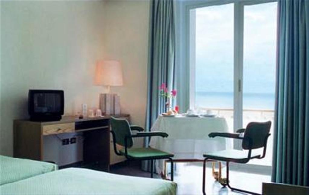 Double or Twin Room Sea Temple View