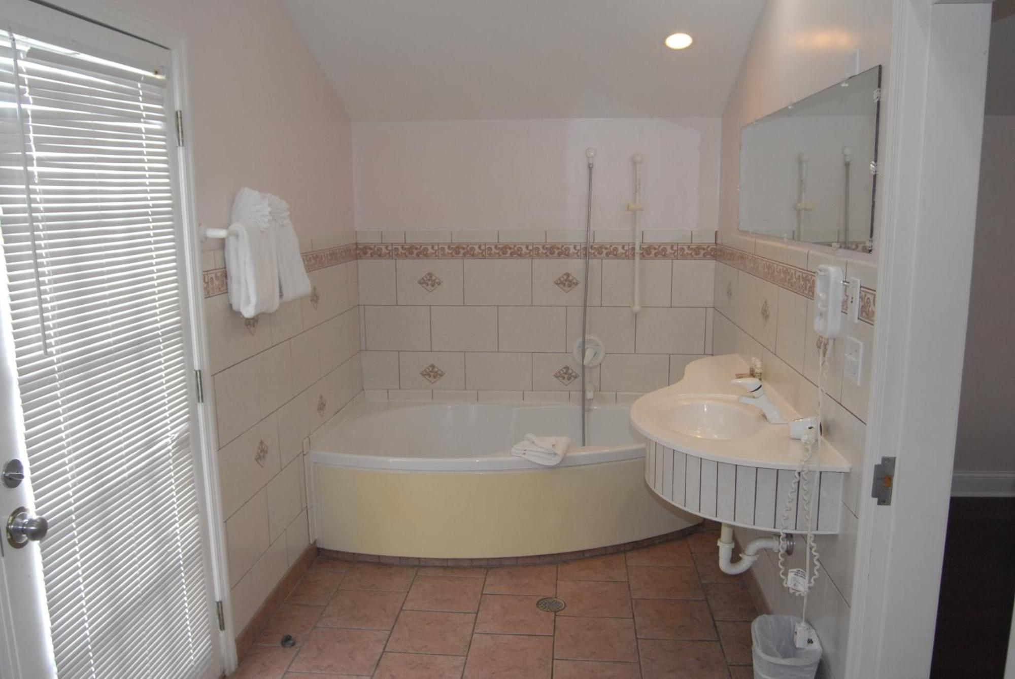 Queen Suite,1022273203:JPEG