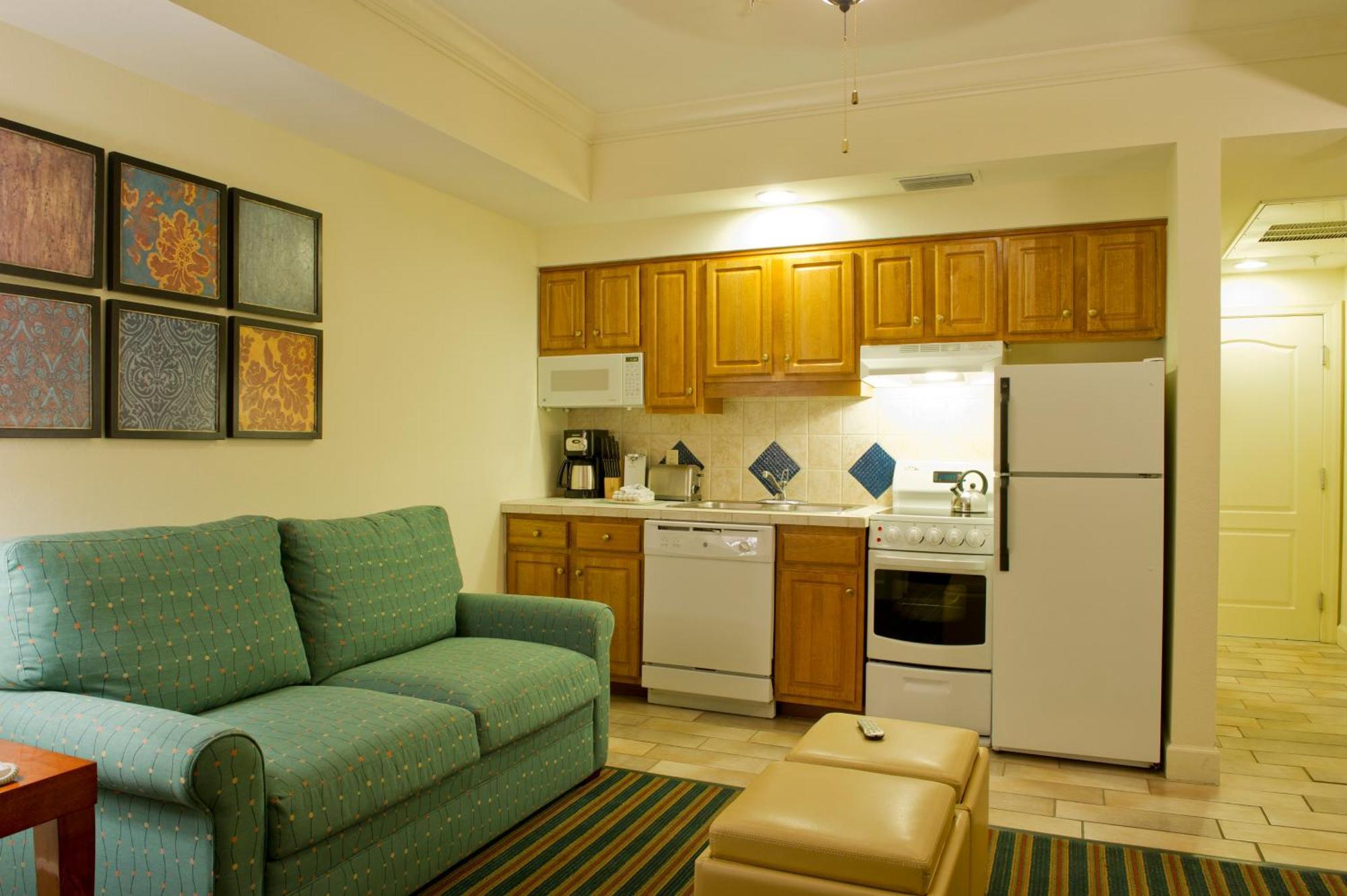 One-Bedroom King Suite,673805916:JPEG