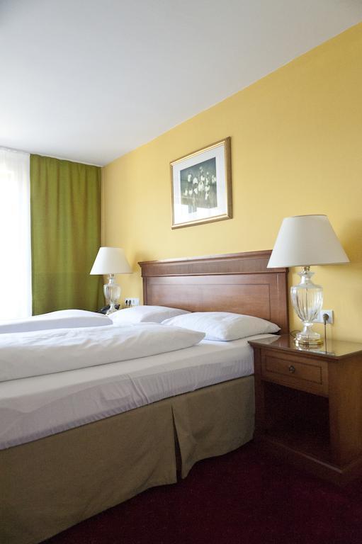 Single Room,67527539:JPEG
