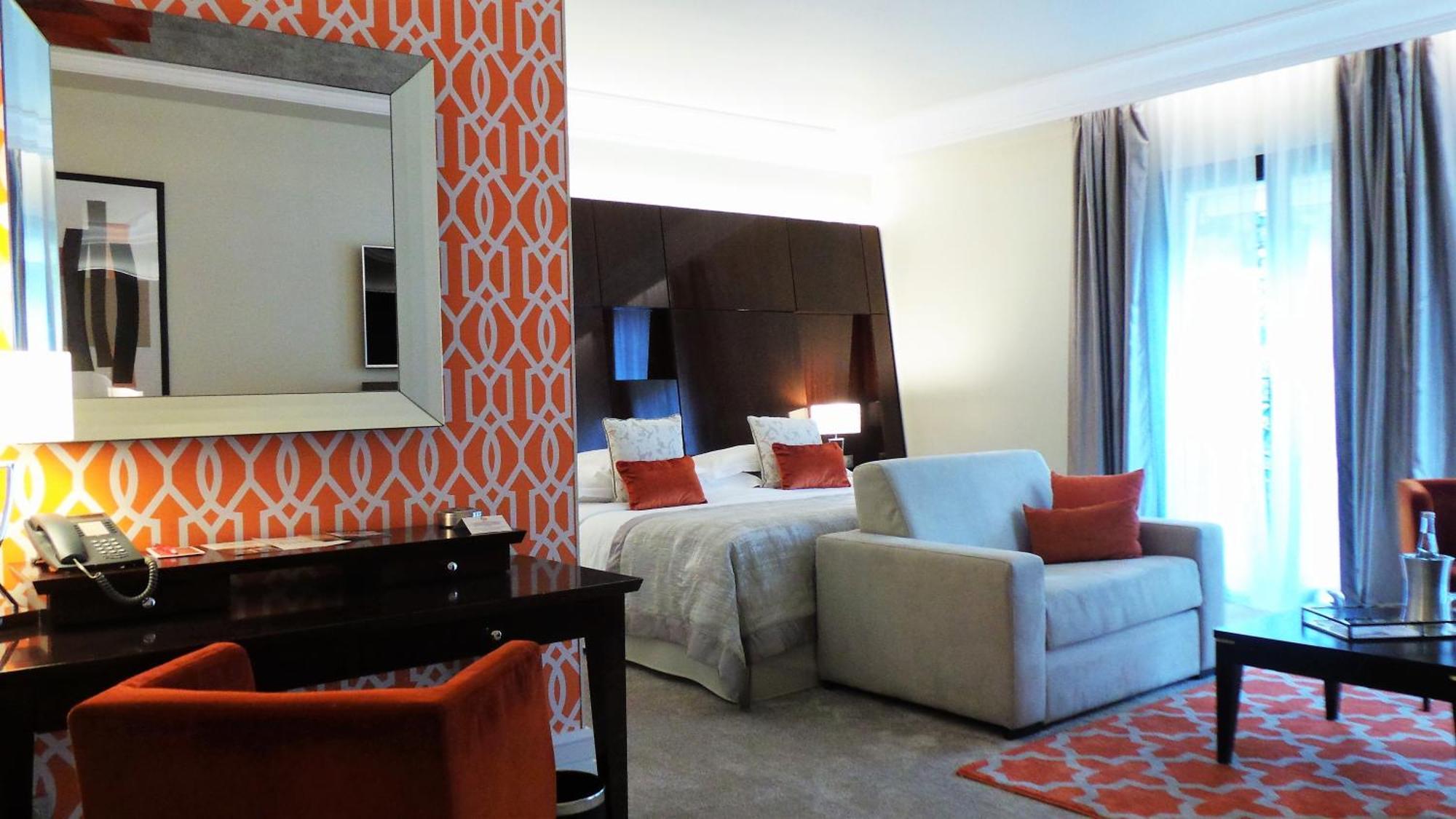 Honeymoon Suite