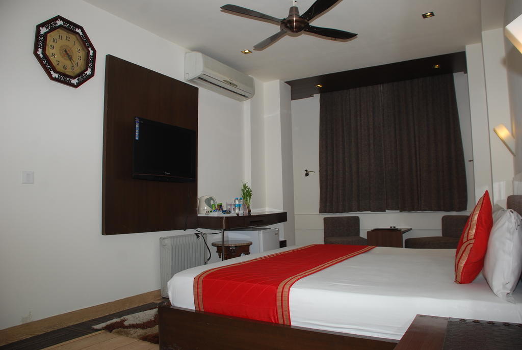 Economy Triple Room Attic