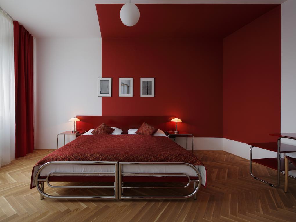 Doppel- oder Zweibettzimmer