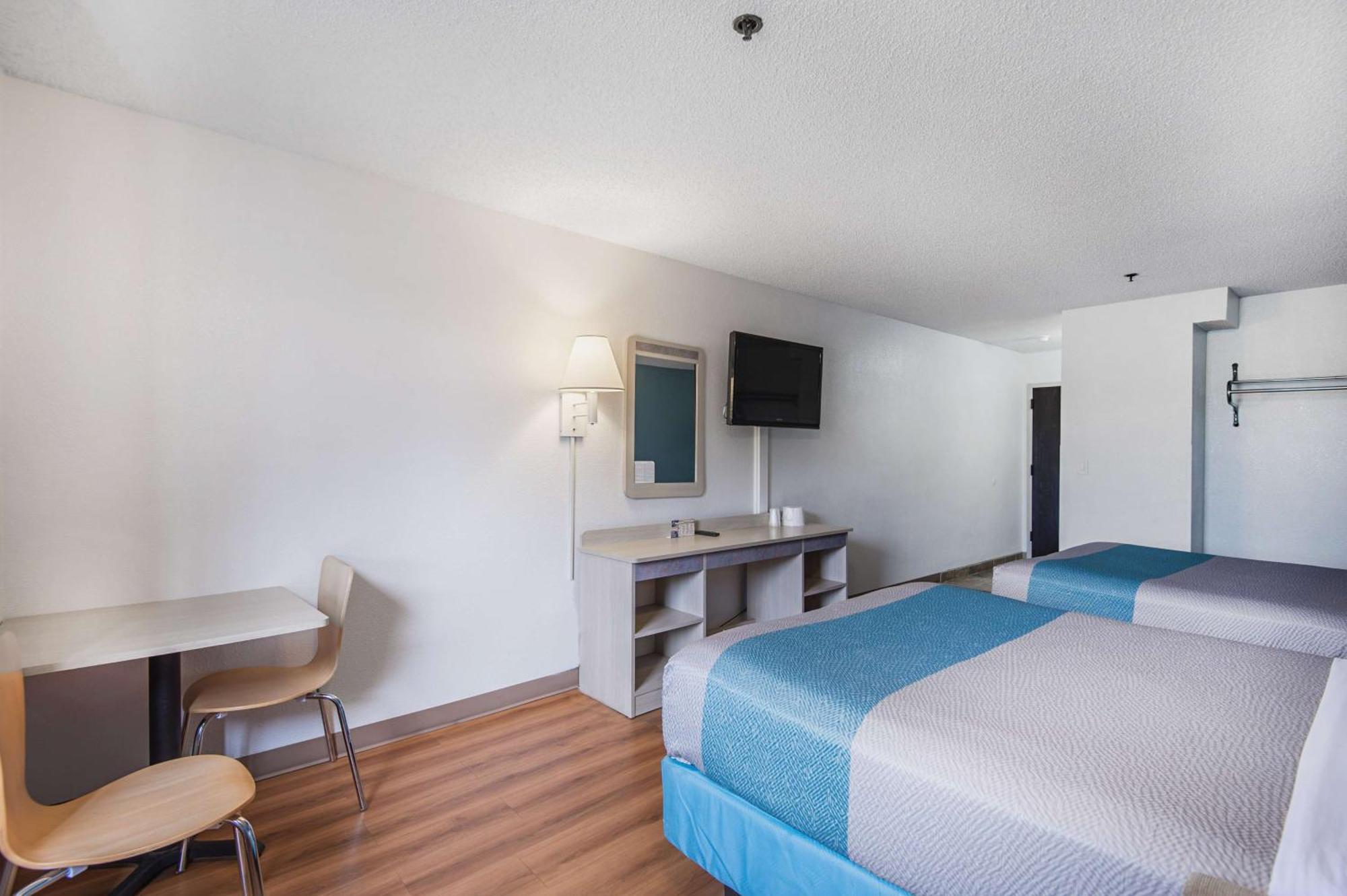 Deluxe Queen Room Two Queen Beds Non-Smoking