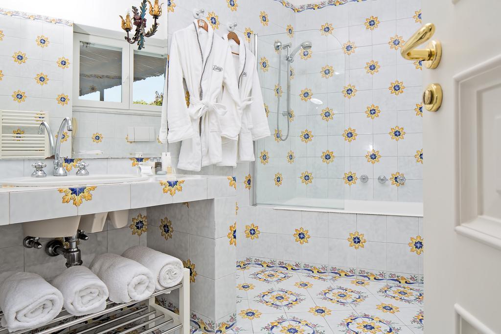 Economy Double or Twin Room,699868099:JPEG