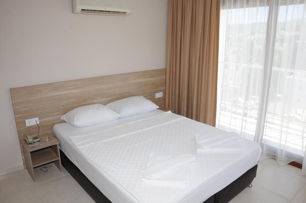 Standard Double or Twin Room Partial Side View