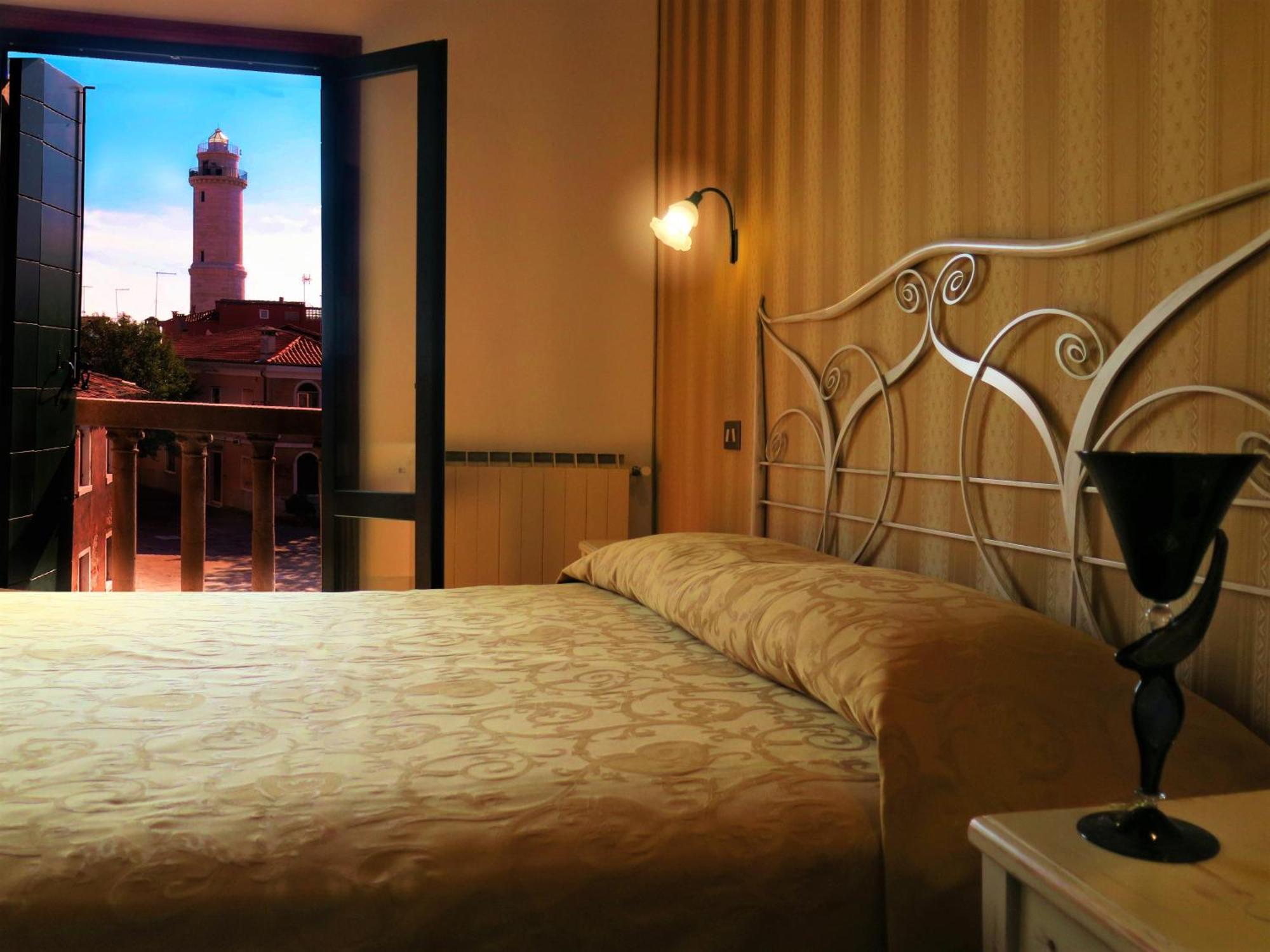 Superior Double or Twin Room,681505713:JPEG