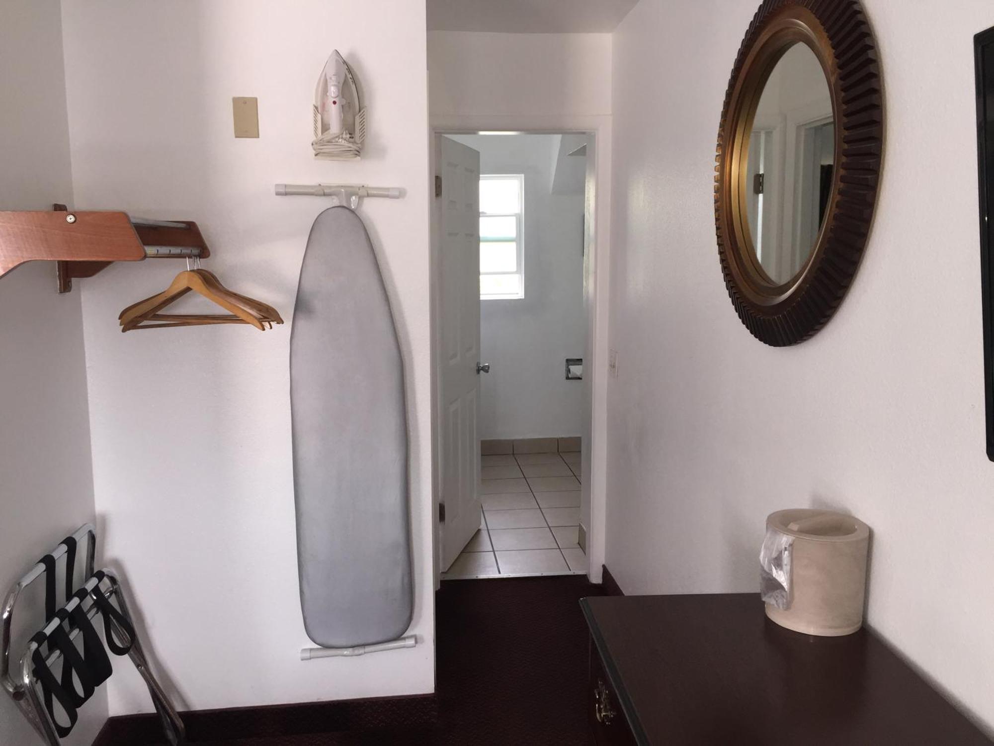 Family Room Shower No pets