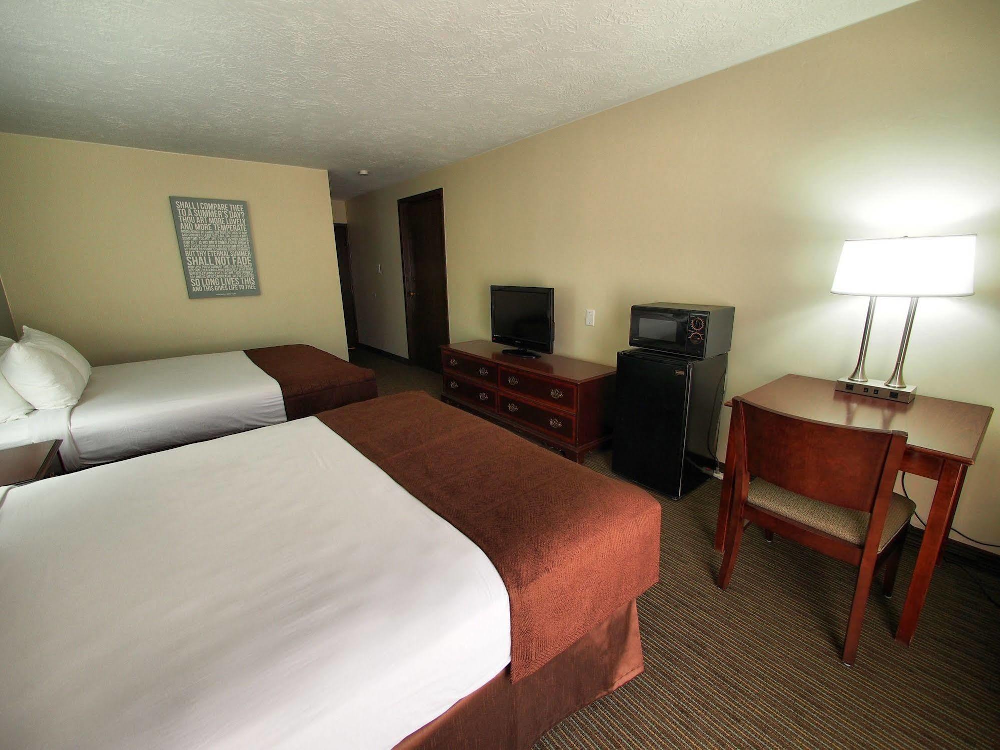 Queen Room Two Queen Beds Non-Smoking