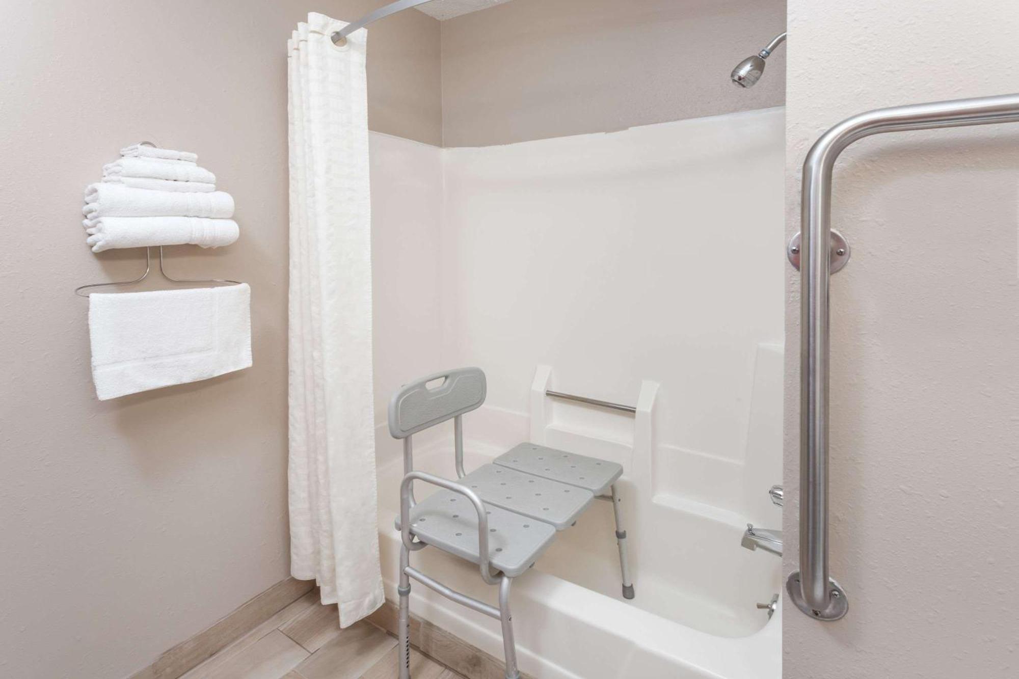 Queen Room Disability Access or Non-Smoking