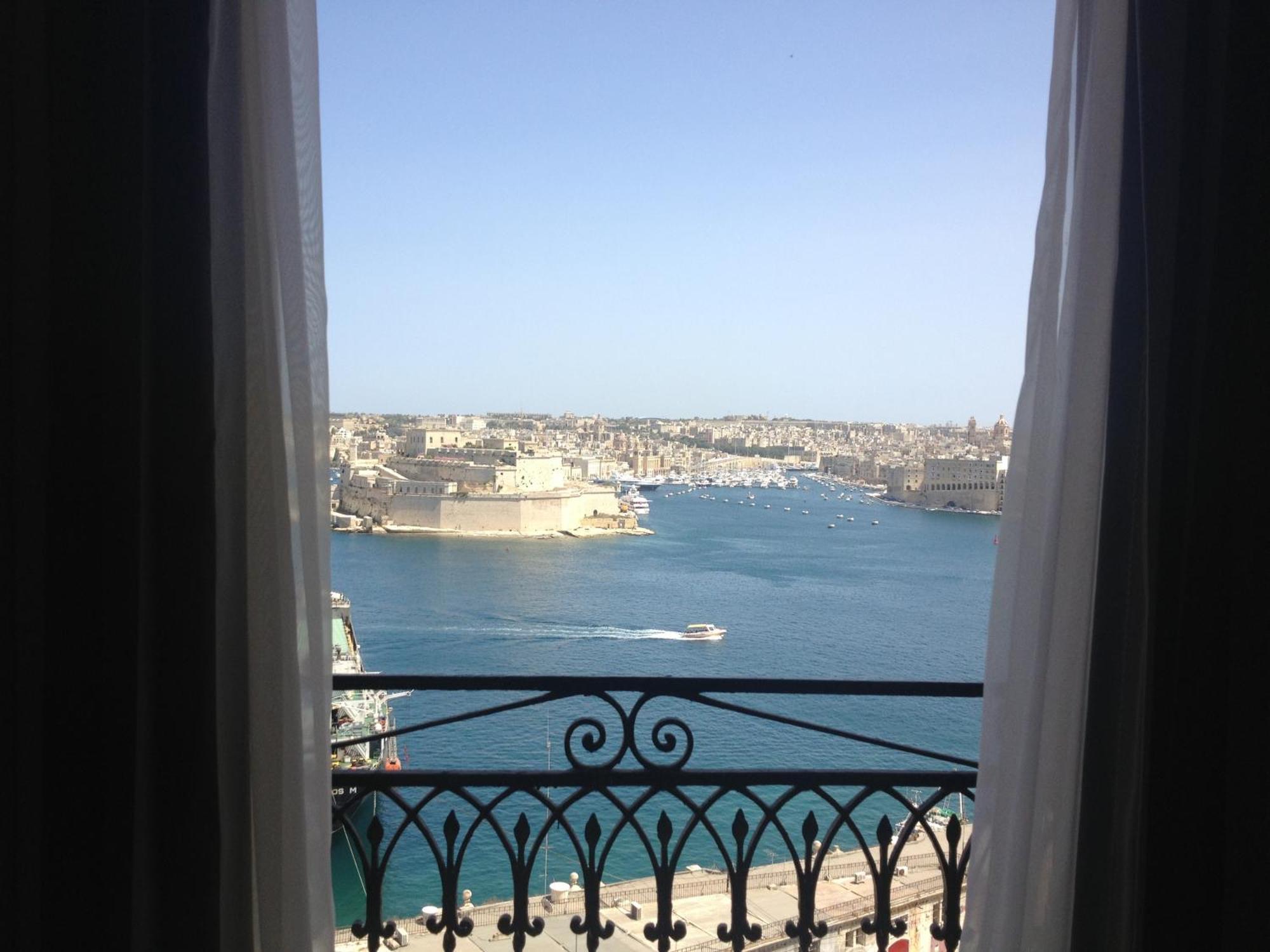 Double or Twin Room Sea View