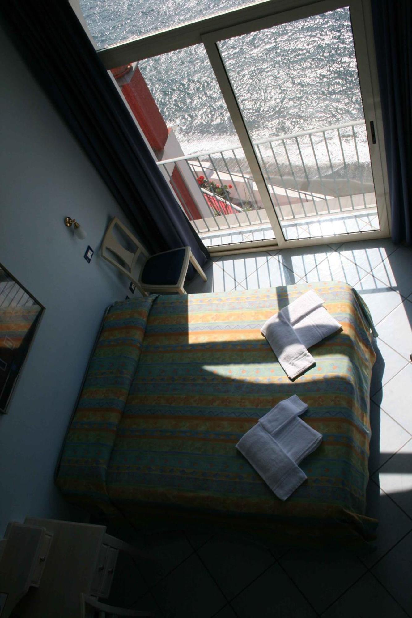 Quadruple Room Split Level