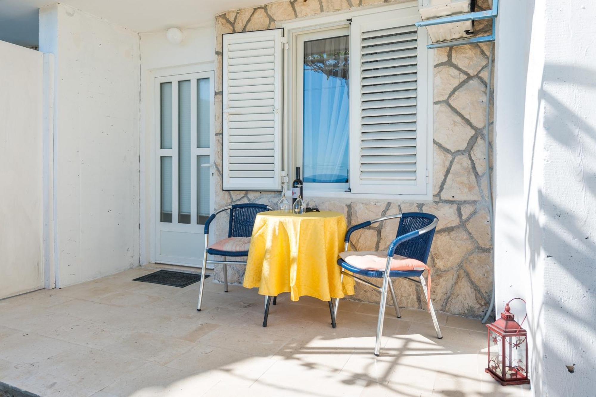 Estudio Estándar con terraza y vistas al mar