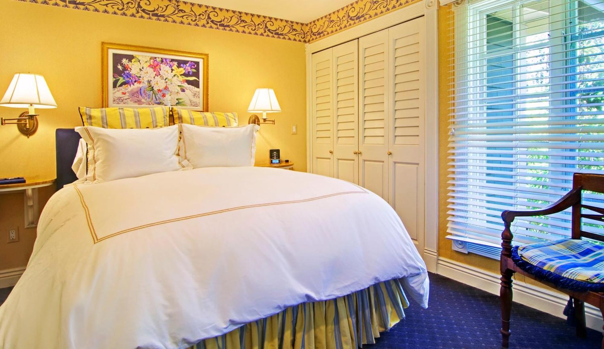 One-Bedroom Queen Suite Valencia