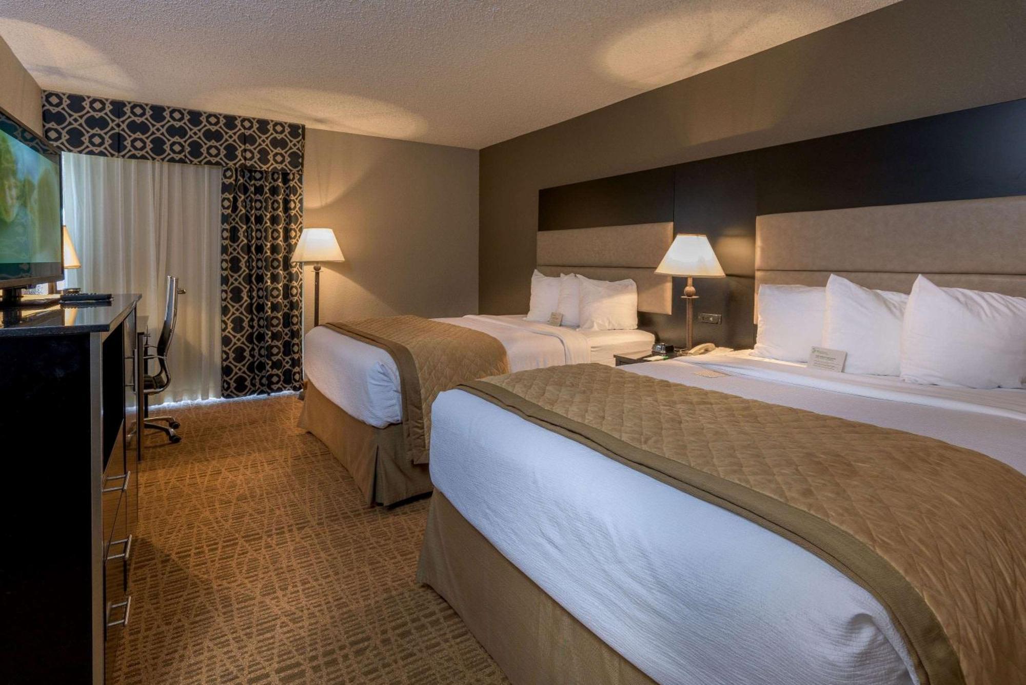 Queen Room 2 Queen Beds Mobility Accessible Room Bathtub w or Grab Bars Non-Smoking