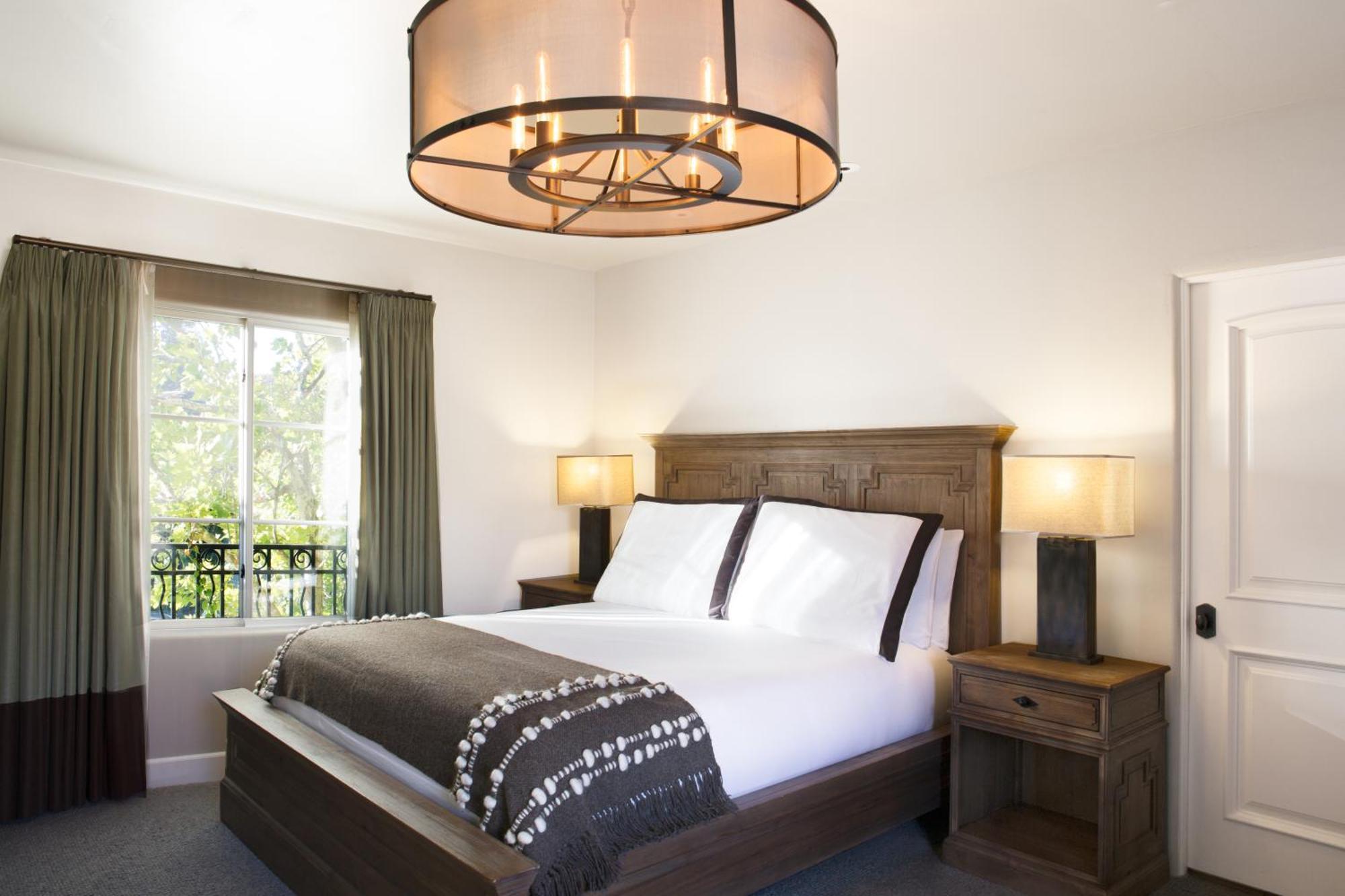 Premium King Room