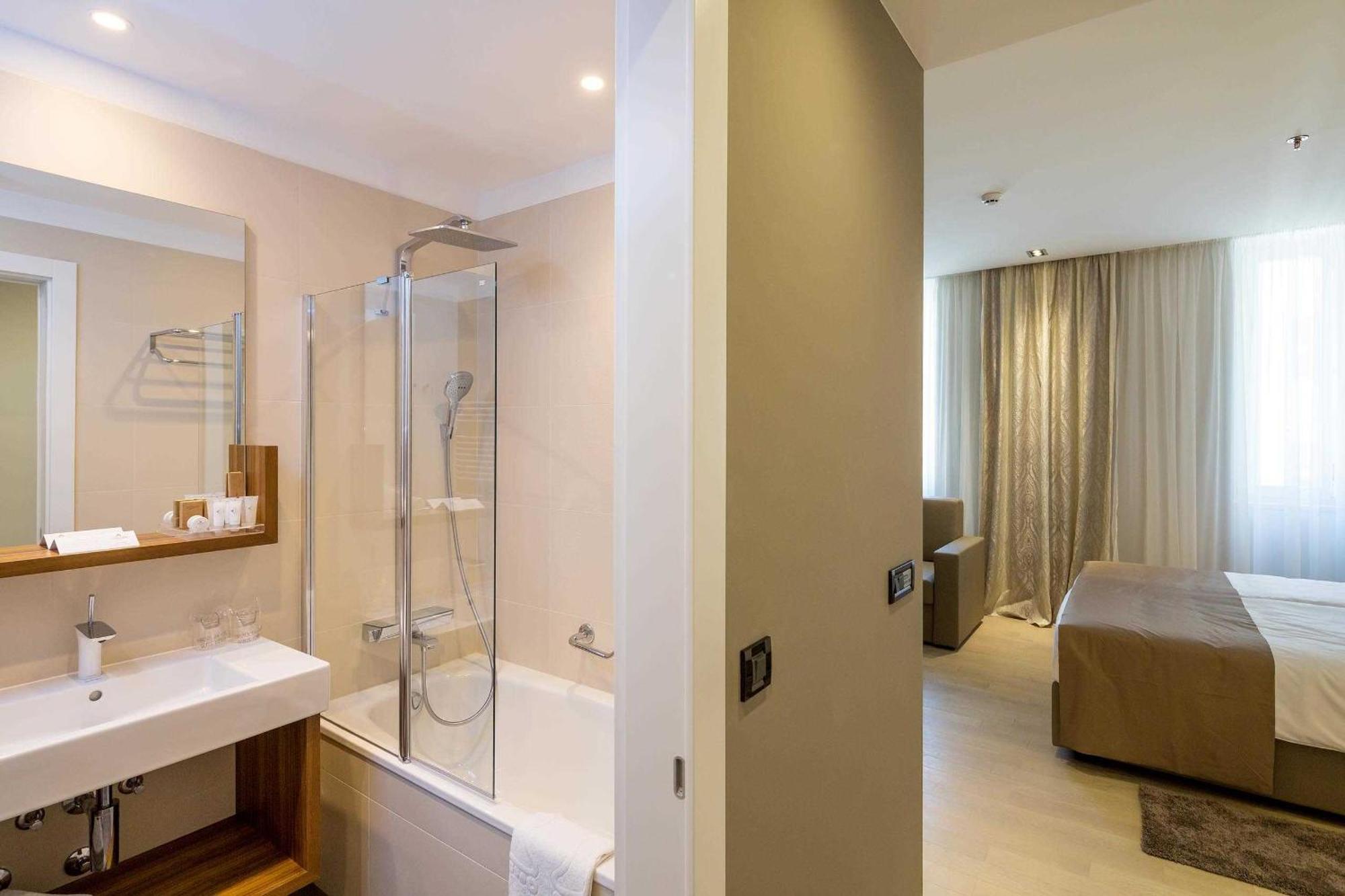 Deluxe Double or Twin Room Spa Access