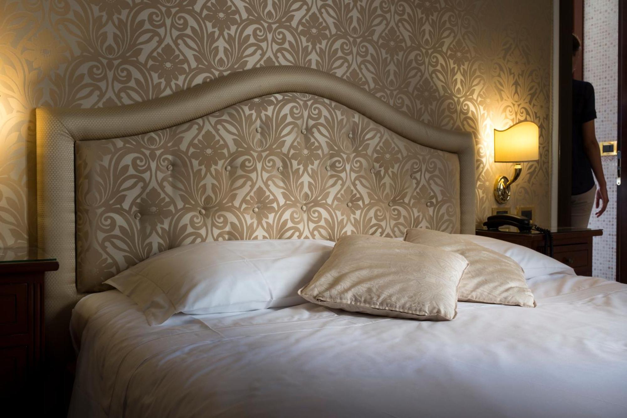 Deluxe Double Room Canal View