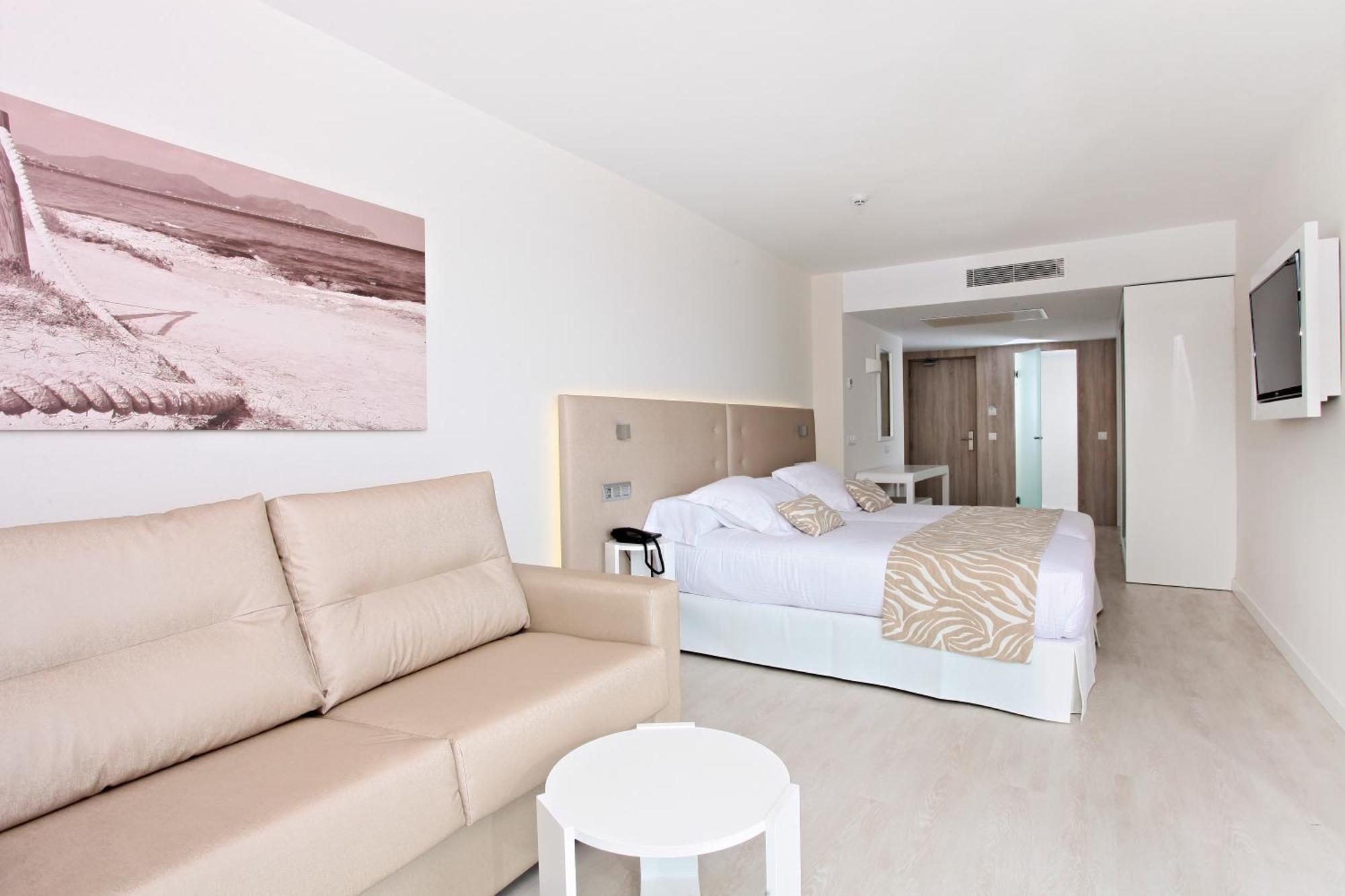 Double or Twin Room Partial Sea View