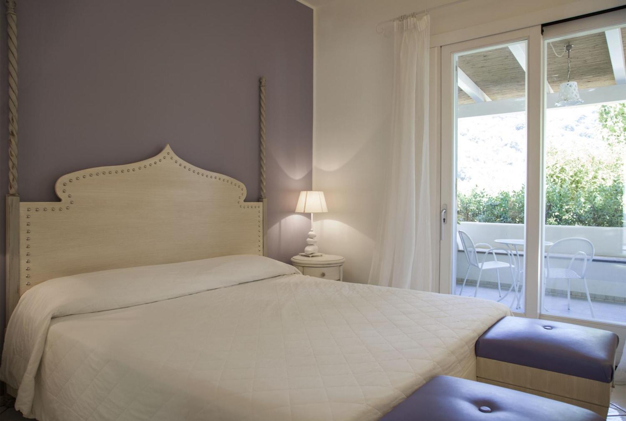 Classic Double Room Garden View
