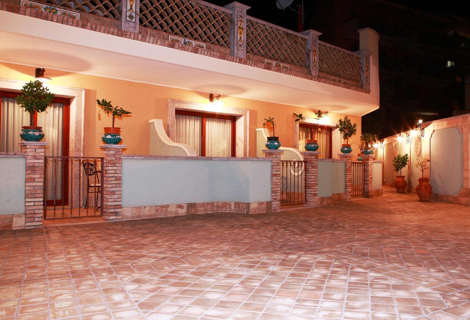 Double or Twin Room Balcony