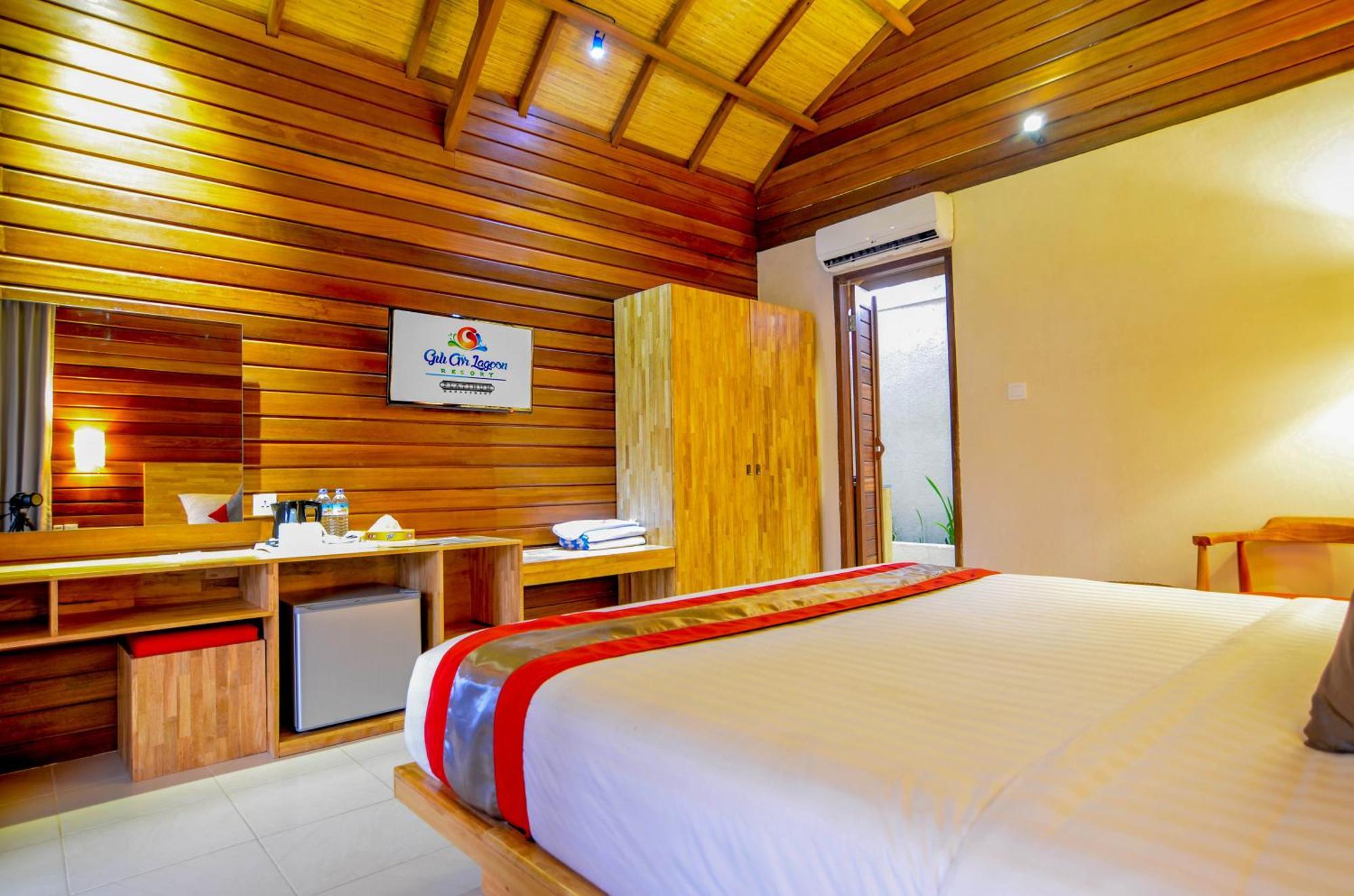 One-Bedroom Cottage Pool Lagoon