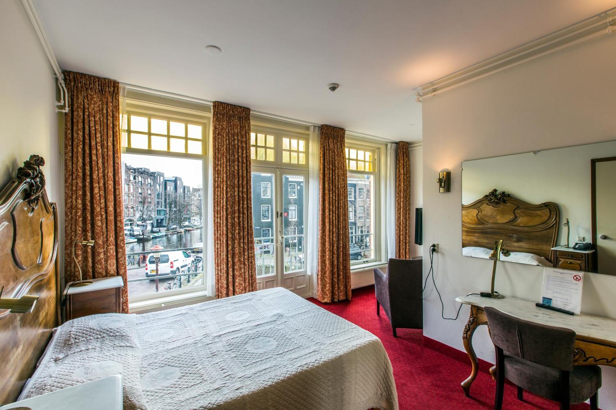 Double Room Canal View