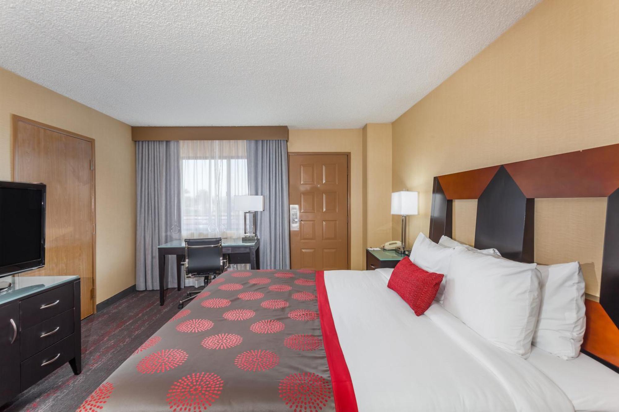 King Room Mobility or Hearing Impaired Access Non-Smoking