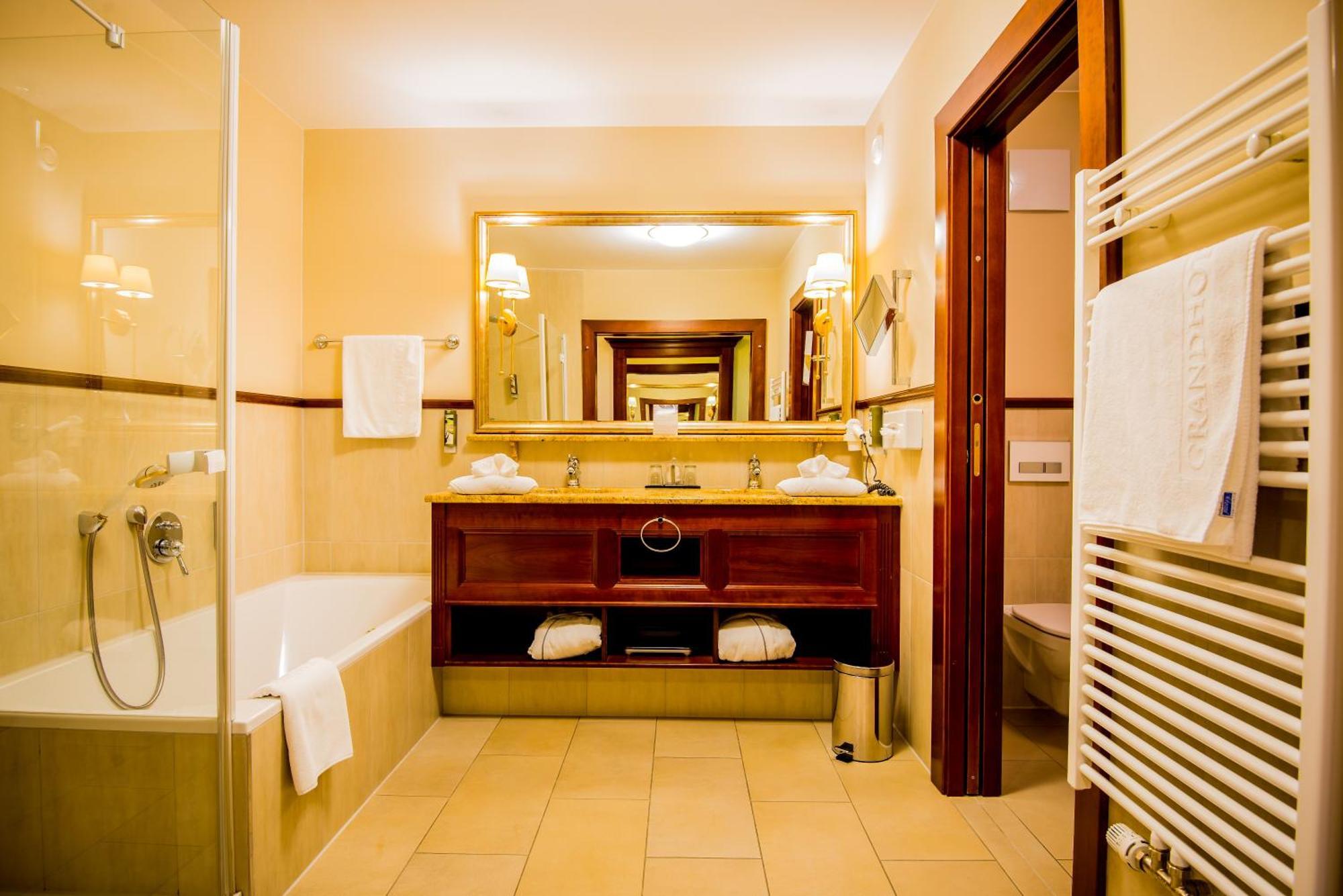 Superior Suite Mountain View