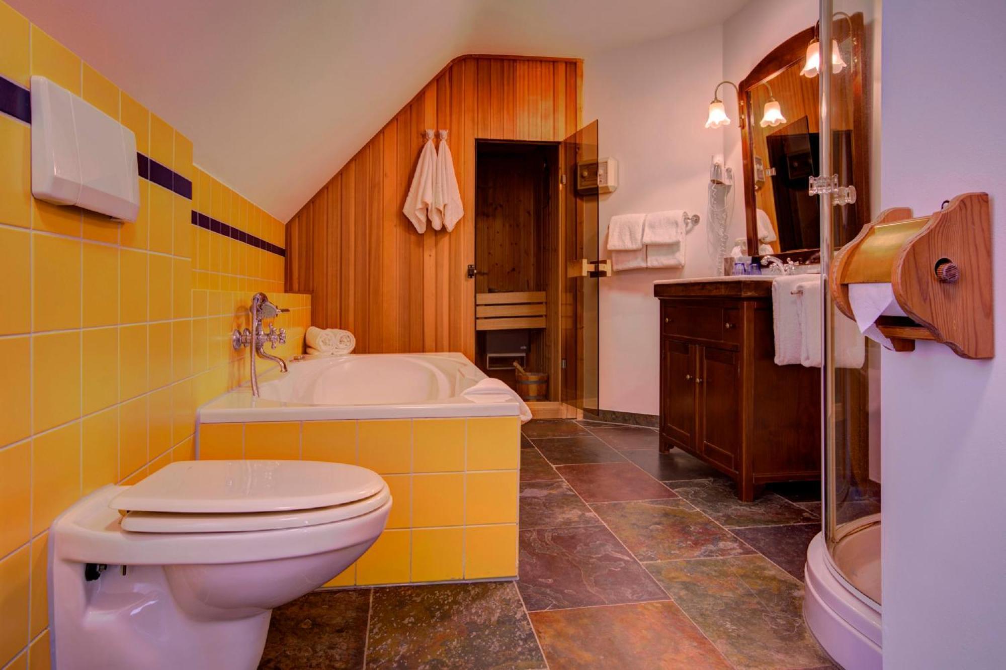 One-Bedroom Suite,688401603:JPEG