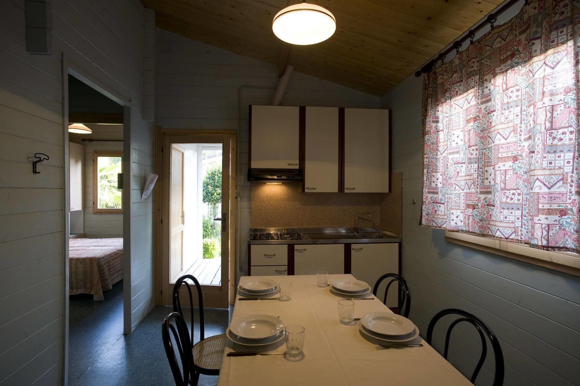 Two-Bedroom Bungalow,27081434:JPEG
