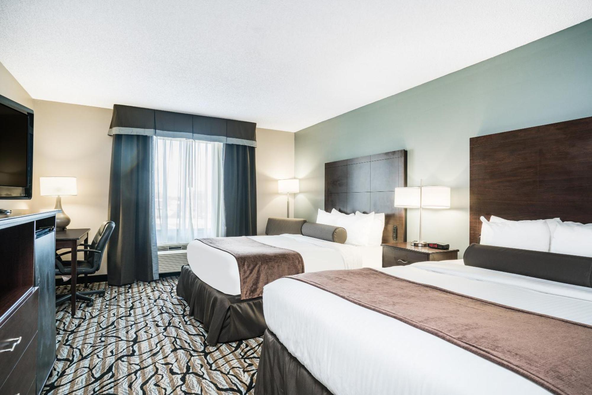 Queen Room Two Queen Beds Mobility Access or Non-Smoking