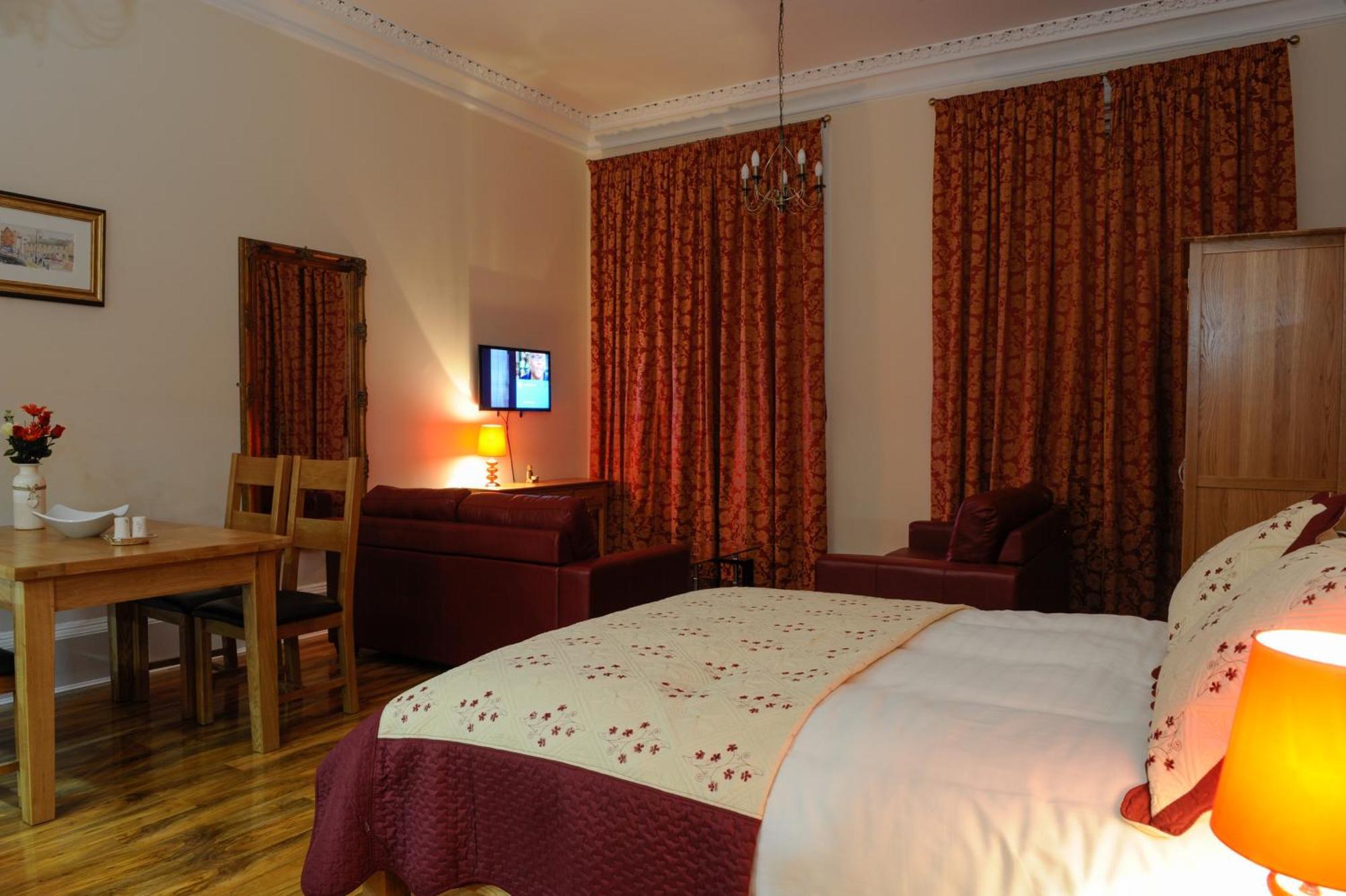 Deluxe Family Suite